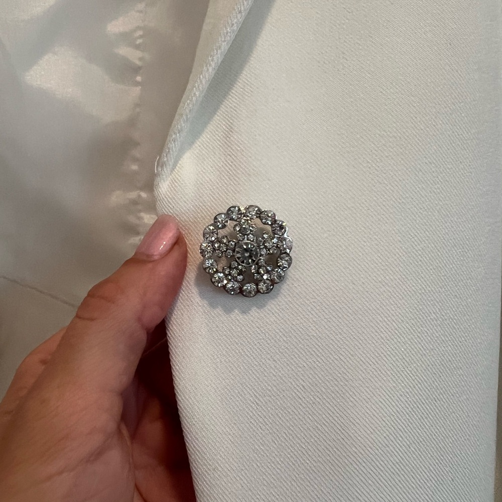 Custom made white Blazer - Picture 3 of 5